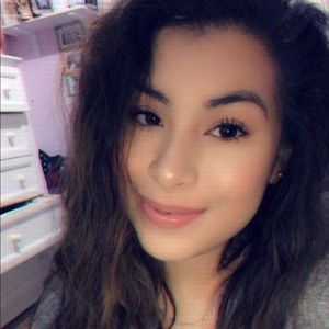 Meet your Posher, Perla